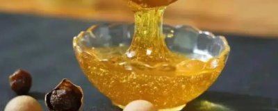 龙眼蜜和百花蜜的区别,蜜源、营养、外观和口感均不同