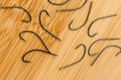 秋田狐钩钓白条鱼的效果,钩身较轻对白条鱼的垂钓效果较好