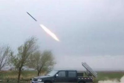 人工降雨的方法与原理,利用飞机、火箭等飞行器将催化剂送入云层中