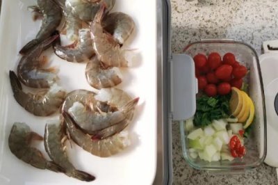 鲜虾的保存方法,可使用塑料瓶、保鲜盒、保鲜袋进行保存
