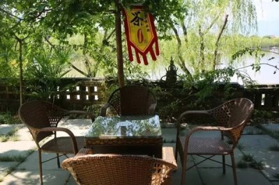 大暑节气的习俗，主要有喝伏茶、烧伏香、晒伏姜