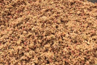 野钓鳊鱼的技巧,首选钓点为有沉底植物的敞水区