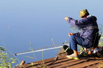 早春钓鲫鱼钓远还是钓近，绝大部分情况都应该钓远