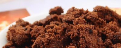 如何挑选红糖,小气孔越密集表示质量越好