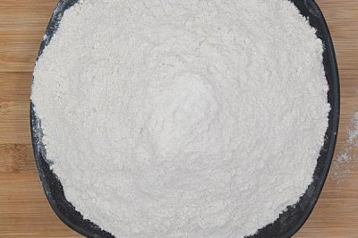 全麦粉是什么面粉，是将小麦表皮、胚芽、籽粒胚乳都精打细磨制成的