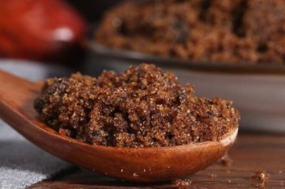 如何挑选红糖,小气孔越密集表示质量越好