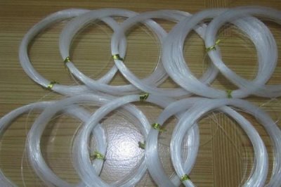 夏天钓鲫鱼用多大的线，根据体型大小决定