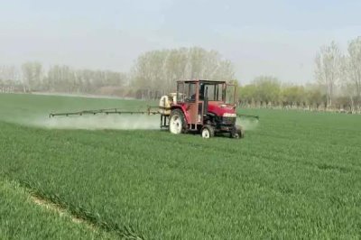 打除草剂的喷雾器怎样清洗，可以利用酸碱中和的原理来进行清洗