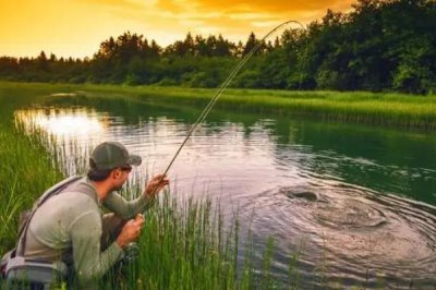 早春钓鲫鱼技巧,建议选择中午垂钓