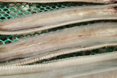 鳗鱼干刺太多如何处理,可用镊子拔除鱼刺