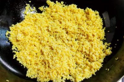 如何用小鸡料喂画眉，与玉米粉、黄豆粉等饲料混匀饲喂