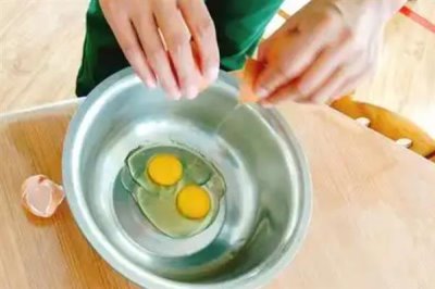 如何用小鸡料喂画眉，与玉米粉、黄豆粉等饲料混匀饲喂